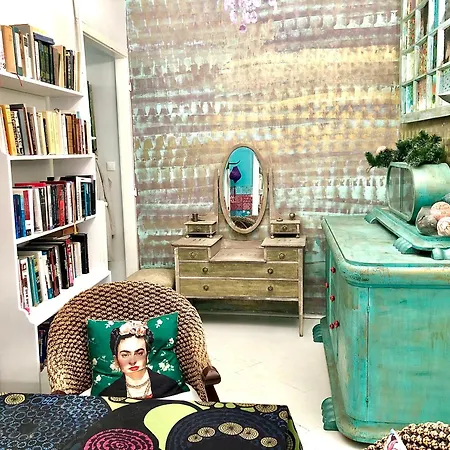Bohemian Design Flat At Downtown *